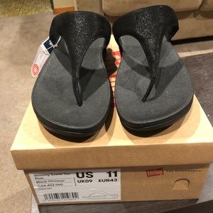 Brand new tags on in box FIT FLOPS size 11